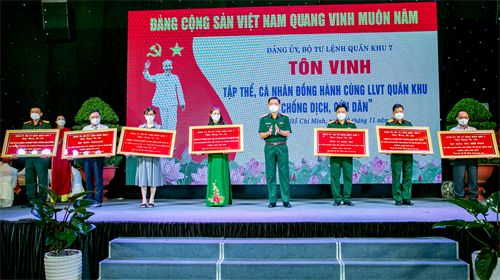 Quân khu 7 tri ân các doanh nghiệp, mạnh thường quân đồng hành phòng, chống dịch Covid-19