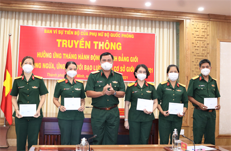 Truyền thông trong toàn quân hưởng ứng tháng hành động vì bình đẳng giới