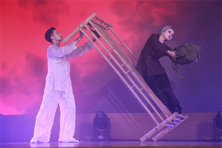 Đoàn Văn công Quân khu 7 trình diễn nghệ thuật giới thiệu các tác phẩm mới