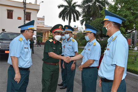 Bộ Tư lệnh Quân khu chúc Tết các đơn vị của Bộ Quốc phòng, Bộ Công an tại TP.HCM