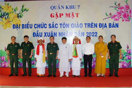Thắm tình đoàn kết quân dân, đoàn kết tôn giáo