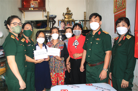 Trao học bổng 5 năm cho trẻ mồ côi do tác động của dịch Covid-19