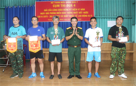 Cụm thi đua 4 (Bộ Tham mưu Quân khu 7) tổ chức giải cầu lông chào mừng ngày 30-4, 1-5