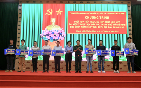 Trung đoàn Gia Định phối hợp ký kết hợp đồng lao động tạo việc làm cho quân nhân xuất ngũ
