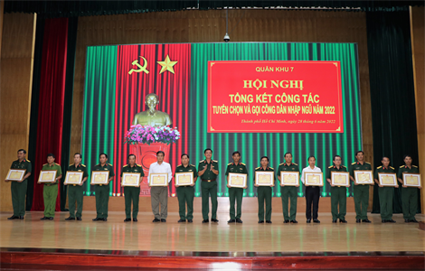 Quân khu 7 vượt chỉ tiêu công tác tuyển chọn và gọi công dân nhập ngũ năm 2022
