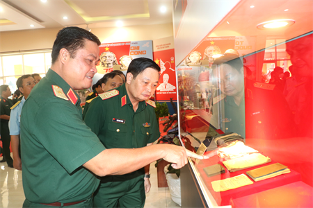 Triển lãm “Uống nước nhớ nguồn, tri ân những người có công với cách mạng”