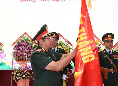 Trường Sĩ quan Lục quân 2 đón nhận Huân chương Bảo vệ Tổ quốc hạng Nhì