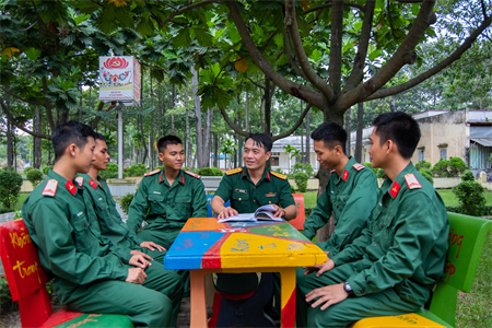 Một số kinh nghiệm nâng cao hiệu quả hoạt động của “tổ tư vấn tâm lý - pháp lý quân nhân” ở Trường Quân sự Quân khu 7