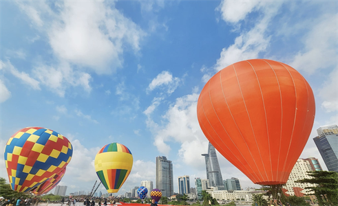 Rộn ràng “Tết độc lập” trên thành phố mang tên Bác