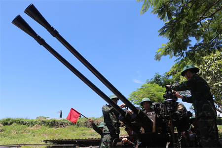 Giữ bình yên bầu trời thành phố biển