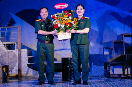 Nhà hát Kịch nói Quân đội biểu diễn phục vụ học viên, sinh viên Trường Quân sự Quân khu