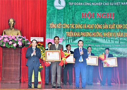 Tập đoàn Công nghiệp Cao su Việt Nam gắn kết kinh tế với quốc phòng, hoàn thành tốt nhiệm vụ năm 2022
