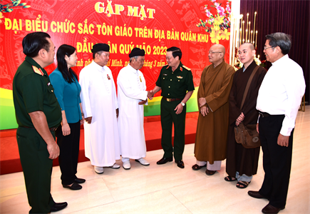 LLVT Quân khu 7: Thắm tình đoàn kết với các tôn giáo