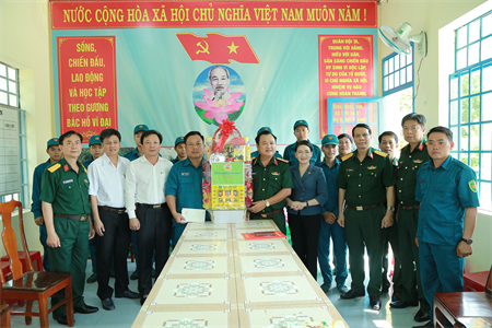 Bộ Tư lệnh Quân khu 7 khảo sát xây dựng điểm trường, nhà trẻ liền kề điểm dân cư biên giới