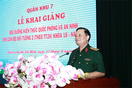 Quân khu 7 khai giảng lớp bồi dưỡng kiến thức quốc phòng - an ninh cho đối tượng 2