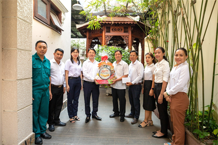 Quận Phú Nhuận thăm, tri ân các đối tượng chính sách và người có công cách mạng