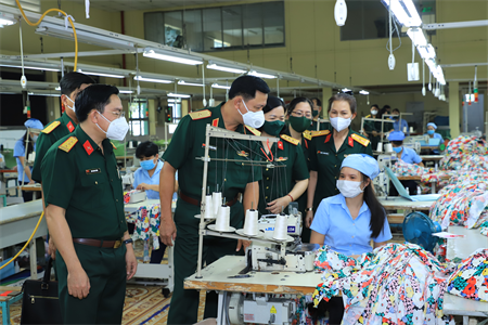 Dấu ấn hoạt động công đoàn và phong trào công nhân Quân khu