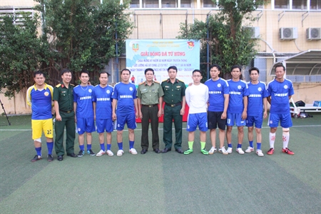 Chi đoàn Cơ quan - Đoàn cơ sở Cục Chính trị Quân khu 7 thi đấu giao hữu bóng đá