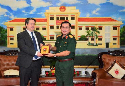 Bộ Tư lệnh Quân khu 7 tiếp Cục Chính sách Quốc tế Bộ Quốc phòng Australia