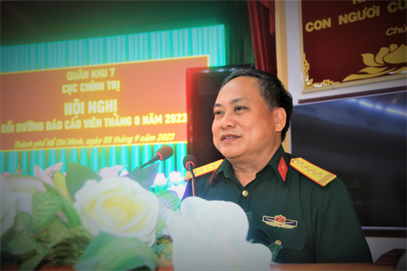 Cục Chính trị Quân khu bồi dưỡng báo cáo viên tháng 8-2023