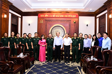Chính ủy Quân khu 7 chúc tết các cơ quan, đơn vị trên địa bàn TPHCM