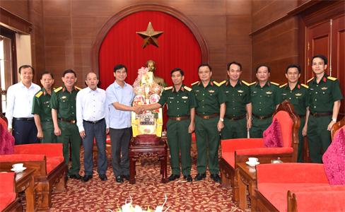 Bộ Tư lệnh Quân khu tiếp các cơ quan, đơn vị đến thăm, chúc Tết