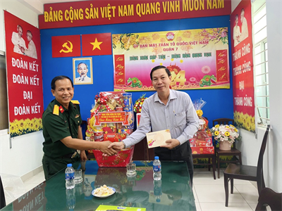 Tòa án quân sự quân khu 7 thăm, chúc tết các cơ quan, đơn vị