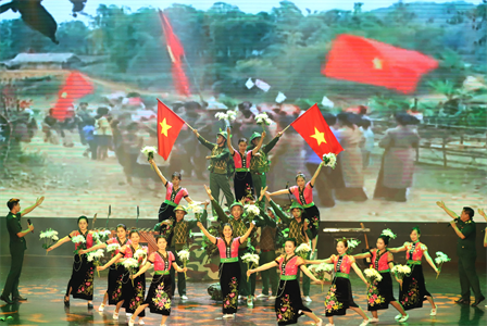 Đặc sắc nét đẹp văn hóa vùng miền tại Liên hoan Nghệ thuật quần chúng LLVT và thanh niên, sinh viên lần thứ X