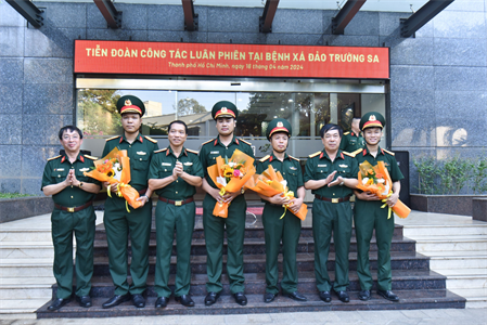 Bệnh viện Quân y 175 cử y, bác sĩ thực hiện nhiệm vụ tại huyện đảo Trường Sa