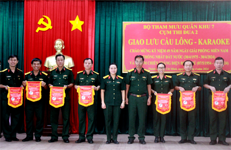 Cụm thi đua 2, Bộ Tham mưu Quân khu giao lưu cầu lông – karaoke