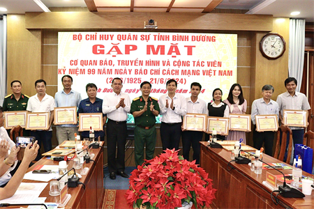 Bộ CHQS tỉnh Bình Dương gặp mặt kỷ niệm 99 năm Ngày Báo chí Cách mạng Việt Nam