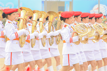 Những "bông hoa hồng" quân nhân trong Triển lãm Quốc phòng Việt Nam