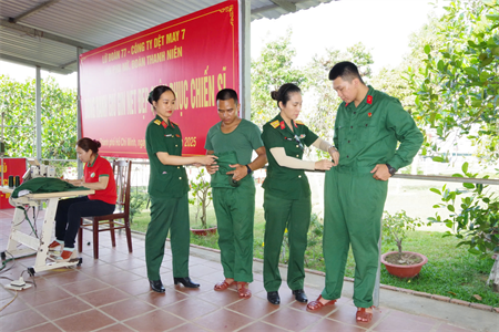 Lữ đoàn 77 “Đồng hành giữ gìn nét đẹp quân phục chiến sĩ”