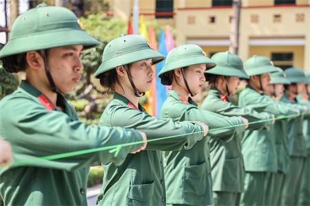 Tuần huấn luyện đầu tiên của những nữ chiến sĩ mới