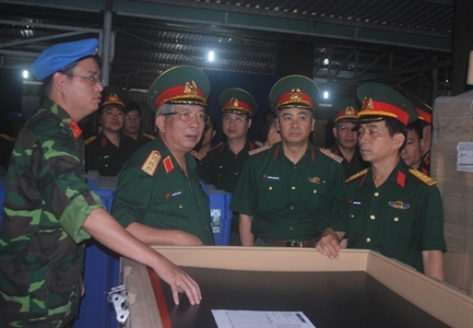 Thượng tướng Nguyễn Chí Vịnh làm việc tại Bệnh viện Quân y 175