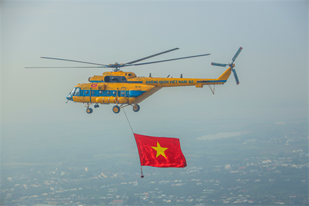 Không quân huấn luyện biểu diễn trên bầu trời TPHCM