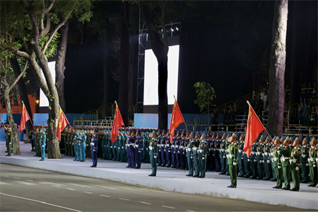 Hừng hực khí thế từ các khối lực lượng Quân đội và Công an hợp luyện diễu binh, diễu hành