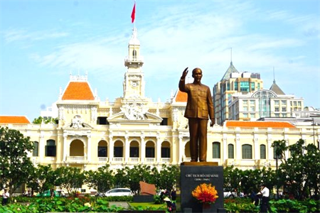TPHCM phát triển toàn diện trên các lĩnh vực sau 50 năm giải phóng, 40 năm đổi mới