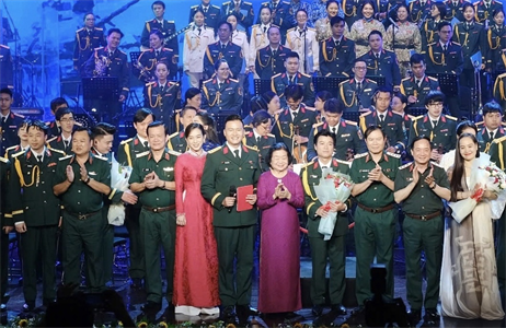 Chương trình nghệ thuật đặc biệt "Bài ca thống nhất" chào mừng 50 năm Ngày Giải phóng miền Nam, thống nhất đất nước