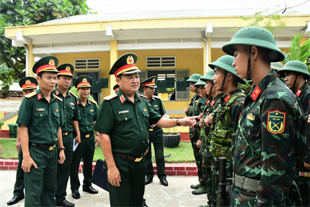 LLVT Quân khu 7 phát huy tinh thần Đại thắng mùa Xuân năm 1975, xây dựng nền quốc phòng toàn dân vững mạnh