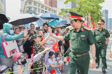 Đẹp lắm tình quân - dân