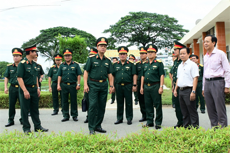 Tư lệnh Quân khu 7 kiểm tra, khảo sát vị trí Ban chỉ huy phòng thủ khu vực tại tỉnh Tây Ninh và Long An