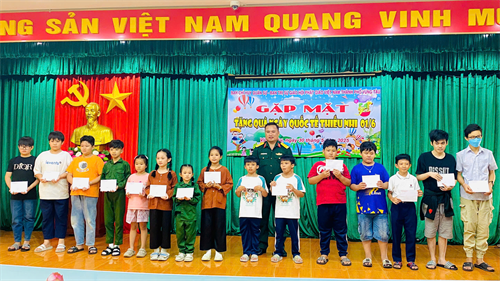 Ban CHQS thành phố Vũng Tàu tổ chức vui Tết thiếu nhi cho con em cán bộ, nhân viên