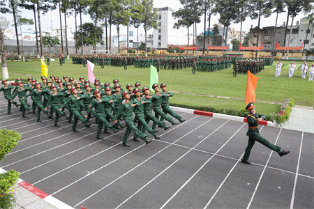 Trung đoàn Gia Định tổ chức Lễ tuyên thệ chiến sĩ mới năm 2025