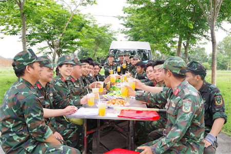 Hội Phụ nữ Lữ đoàn 25 tổ chức thăm, động viên đội tuyển Quân khu 7 tham gia hội thao cứu hộ cứu nạn toàn quân năm 2025