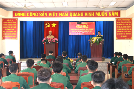 Khai mạc lớp huấn luyện chuyển loại giấy phép lái xe ô tô dân sự sang giấy phép lái xe ô tô quân sự năm 2025