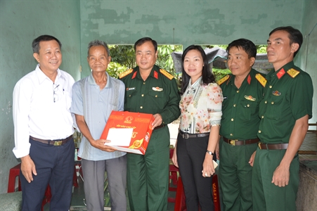 Sư đoàn 5: Sơ kết đợt thi đua cao điểm “Uống nước nhớ nguồn, đền ơn đáp nghĩa”