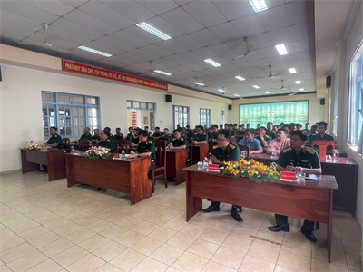 Bế mạc lớp huấn luyện chuyển loại giấy phép lái xe ô tô dân sự sang quân sự