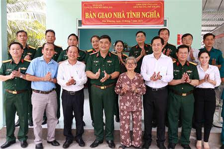 Ấm áp nghĩa tình quân dân từ những ngôi nhà mới ở tỉnh Vĩnh Long
