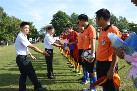 Thi đấu giao hữu bóng đá giữa Lữ đoàn 125 với đoàn tàu Hải quân Malaysia
